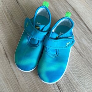 Speedo water shoes size 7/8 (M)